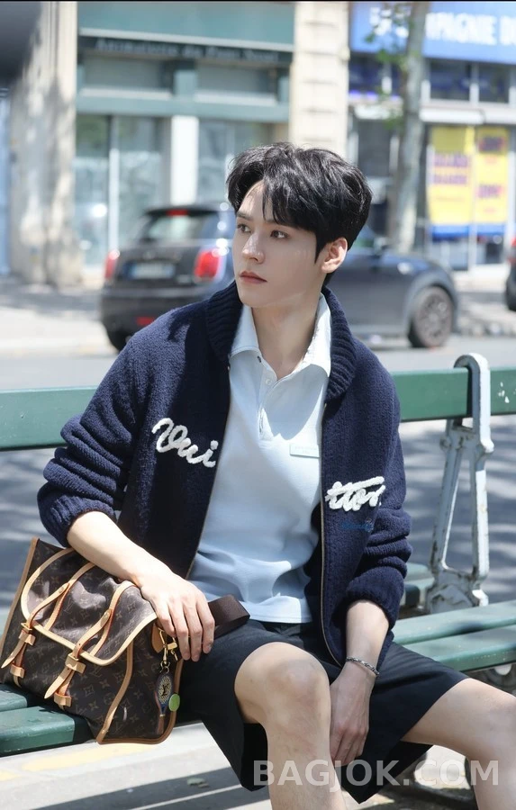 루이비통 루이비통 레터링 자수 집업 니트 상세 이미지