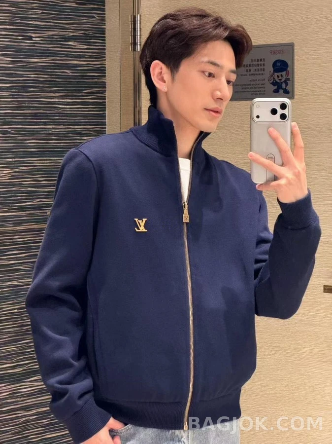 루이비통 루이비통 로고 립넥 레더 자켓 상세 이미지