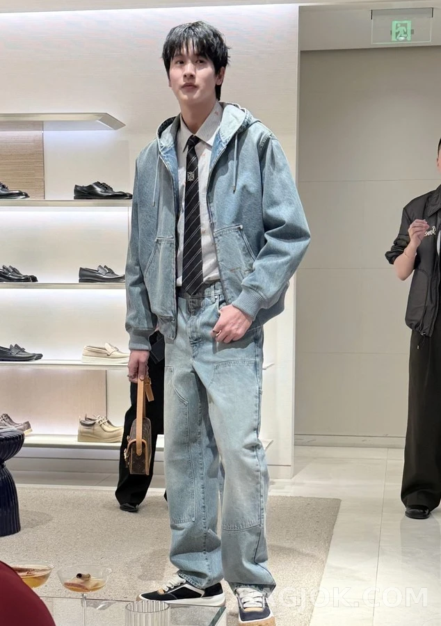 루이비통 루이비통 로고 워크웨어 데님 팬츠 상세 이미지
