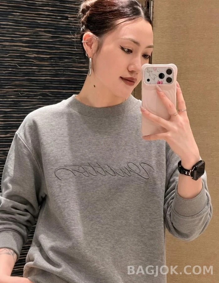 루이비통 루이비통 로고 자수 니트 풀오버 상세 이미지