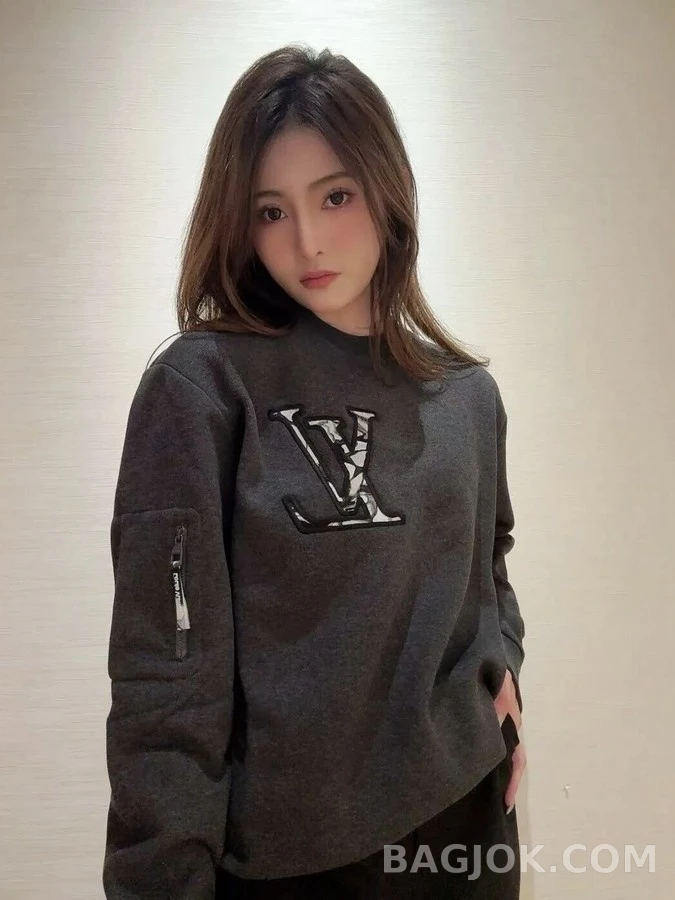 루이비통 루이비통 로고 자수 맨투맨 상세 이미지