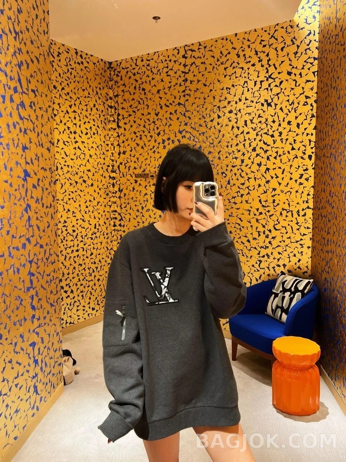 루이비통 루이비통 로고 자수 맨투맨 상세 이미지