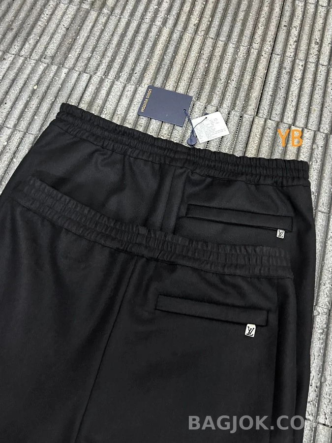 루이비통 루이비통 로고 테크 트레이닝 팬츠 상세 이미지