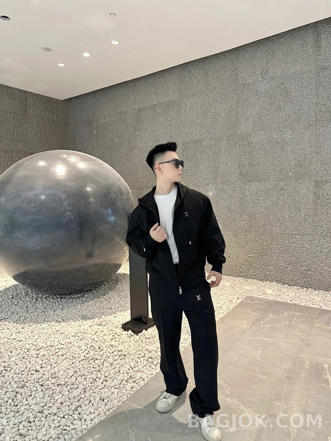 루이비통 루이비통 로고 테크 트레이닝 팬츠 상세 이미지