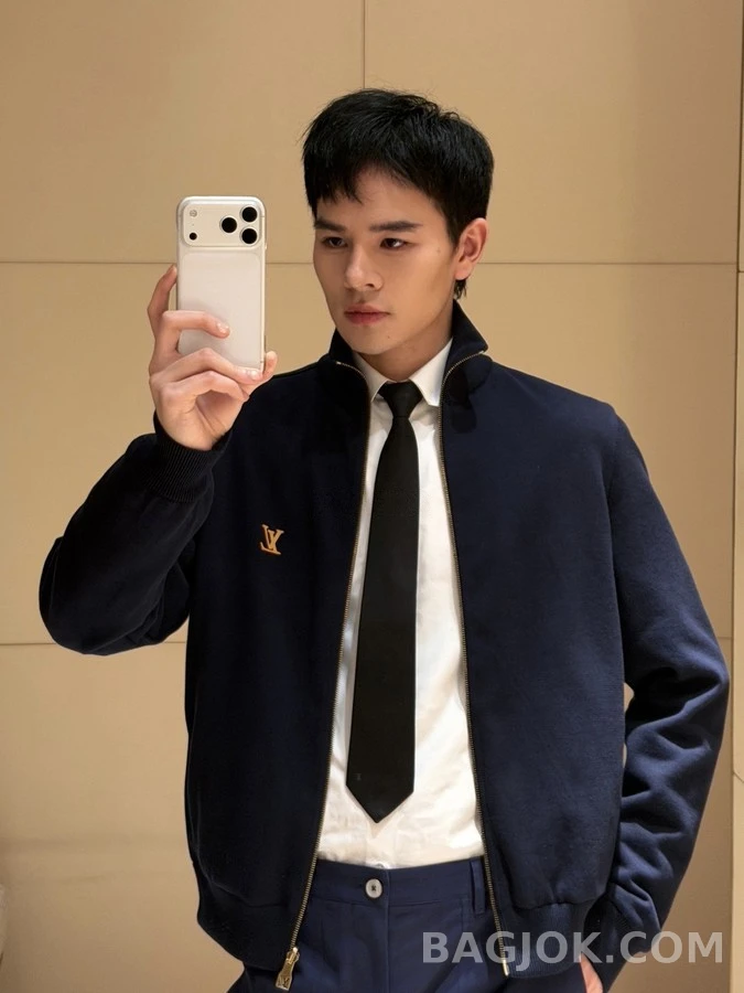 루이비통 루이비통 로고 풀집 니트 자켓 상세 이미지
