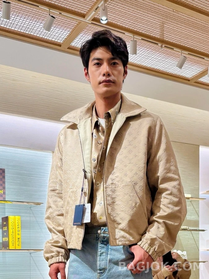 루이비통 루이비통 리버서블 로고 레더 자켓 상세 이미지