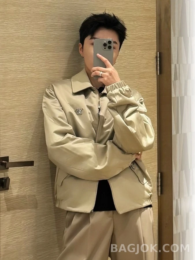 루이비통 루이비통 리버서블 로고 레더 자켓 상세 이미지