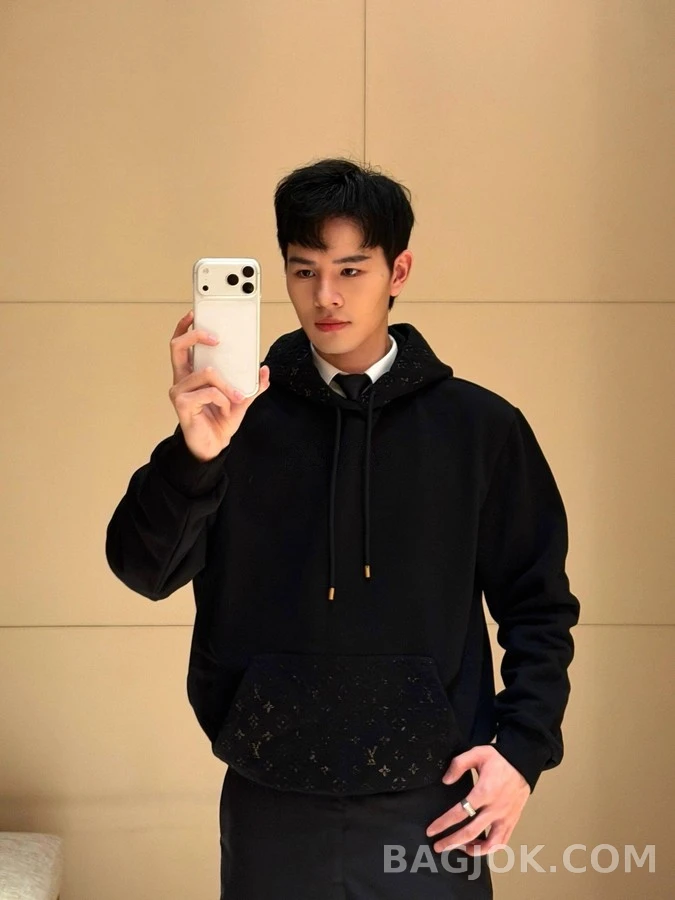 루이비통 루이비통 리플렉티브 모노그램 후드 상세 이미지