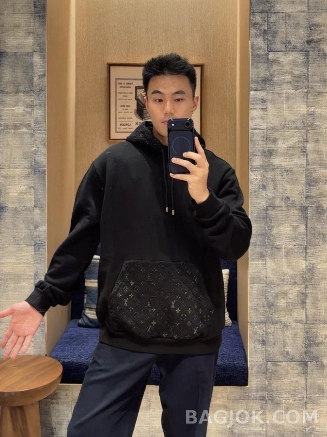 루이비통 루이비통 리플렉티브 모노그램 후드 상세 이미지