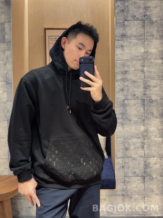 루이비통 루이비통 리플렉티브 모노그램 후드 상세 이미지