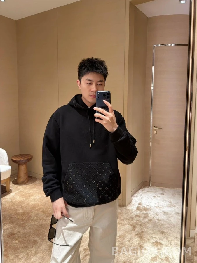 루이비통 루이비통 리플렉티브 모노그램 후드 상세 이미지