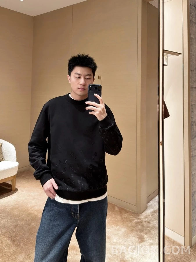 루이비통 루이비통 모노그램 그라데이션 맨투맨 상세 이미지