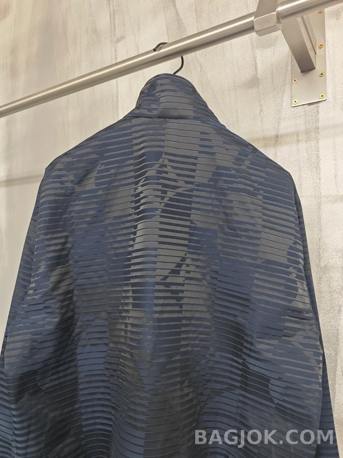 루이비통 루이비통 모노그램 스트라이프 자켓 상세 이미지