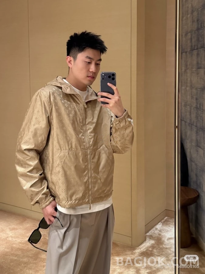 루이비통 루이비통 모노그램 양면 후드 자켓 상세 이미지