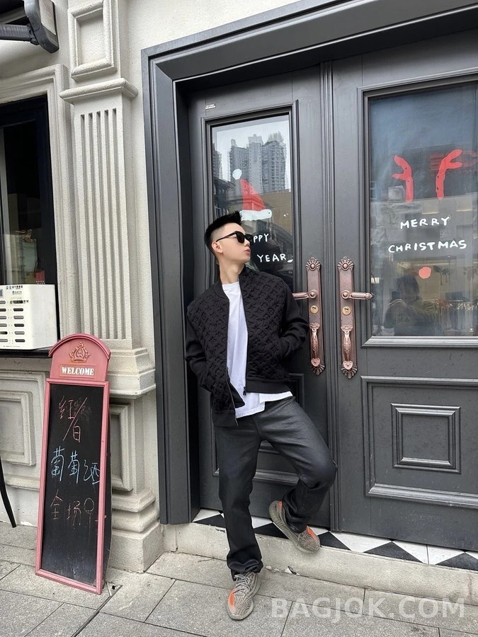 루이비통 루이비통 모노그램 엠보싱 울 항공점퍼 상세 이미지