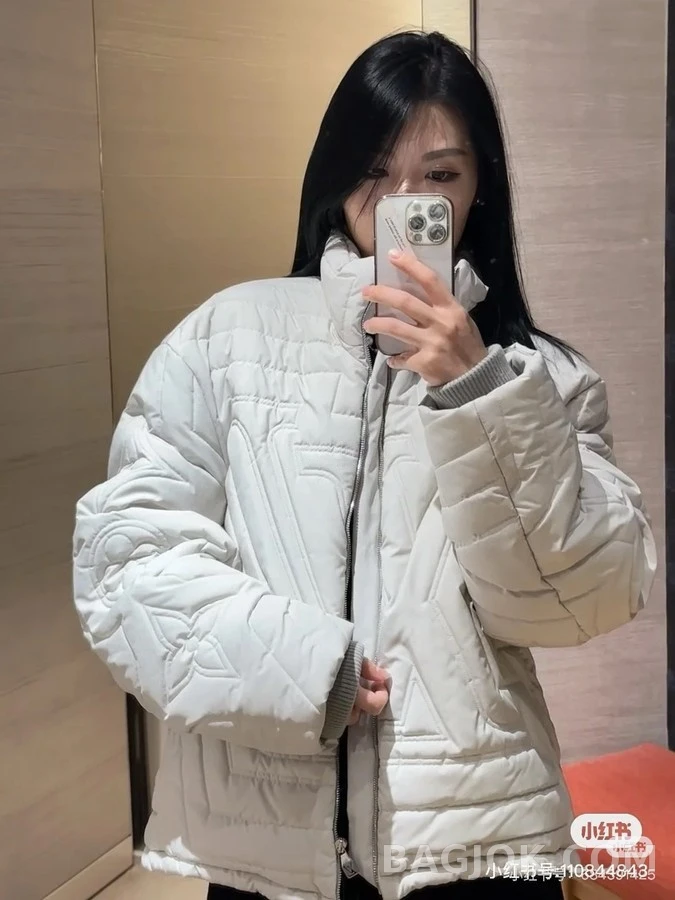 루이비통 루이비통 모노그램 자수 패딩 자켓 상세 이미지