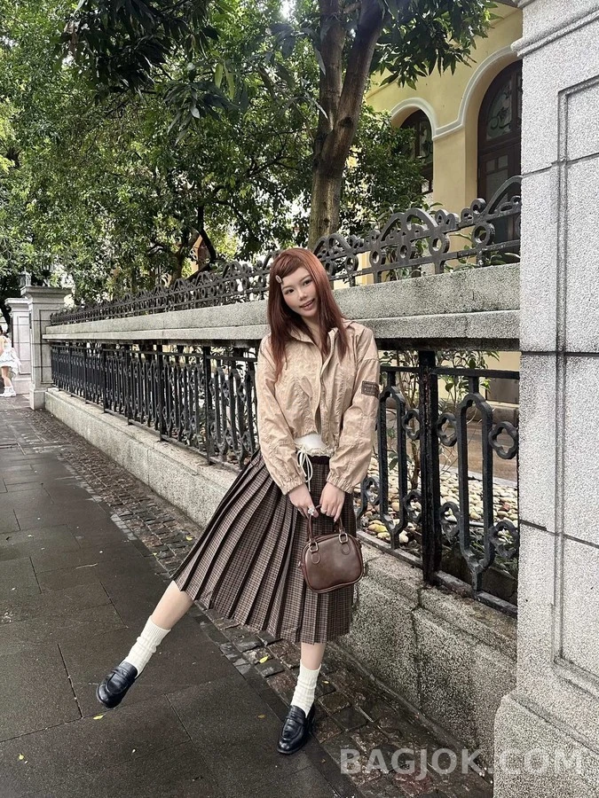 루이비통 루이비통 모노그램 자카드 크롭 재킷 상세 이미지