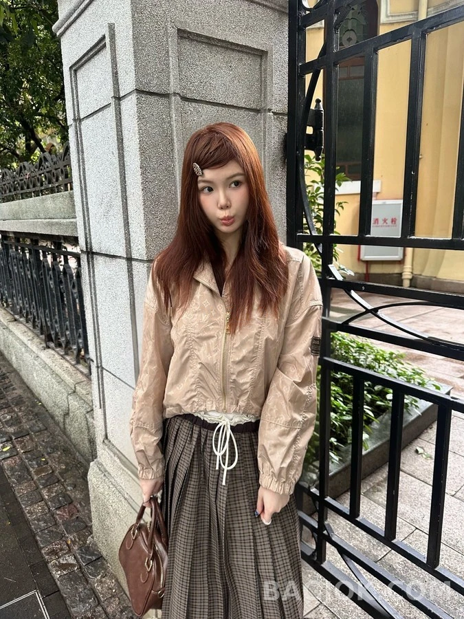 루이비통 루이비통 모노그램 자카드 크롭 재킷 상세 이미지