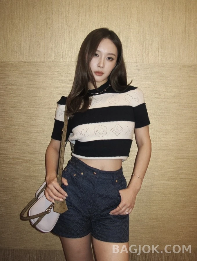루이비통 루이비통 모노그램 컷아웃 스트라이프 니트 상세 이미지