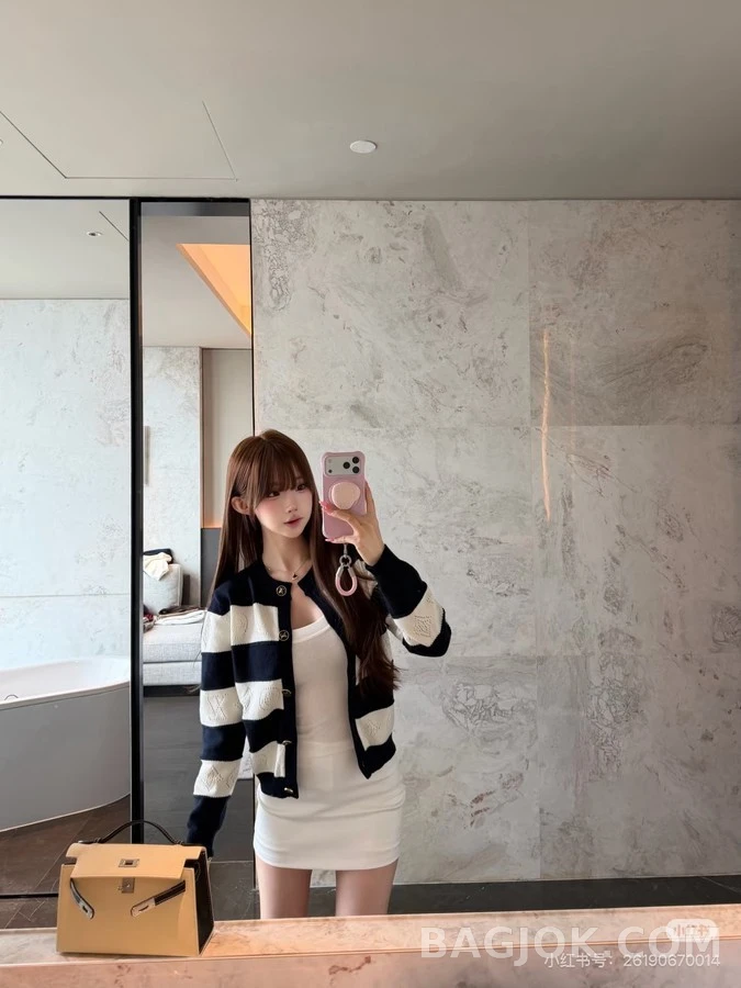 루이비통 루이비통 모노그램 컷아웃 스트라이프 니트 가디건 상세 이미지