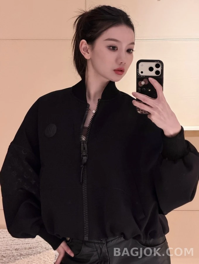루이비통 루이비통 모노그램 테크니트 집업 상세 이미지
