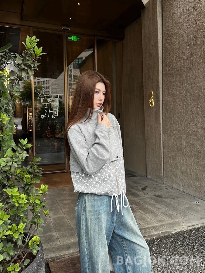 루이비통 루이비통 모노그램 패치 스탠드넥 자켓 상세 이미지
