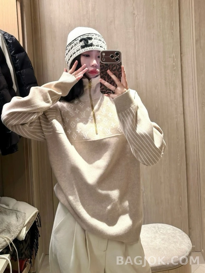 루이비통 루이비통 모노그램 하프 집업 니트 상세 이미지