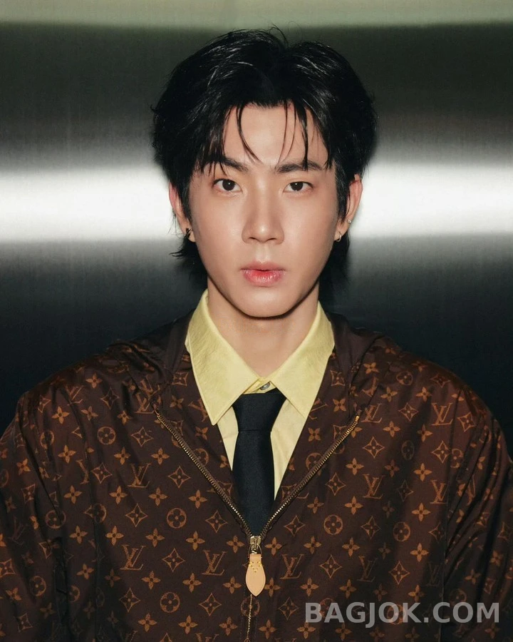 루이비통 루이비통 모노그램 후드 방풍 자켓 상세 이미지