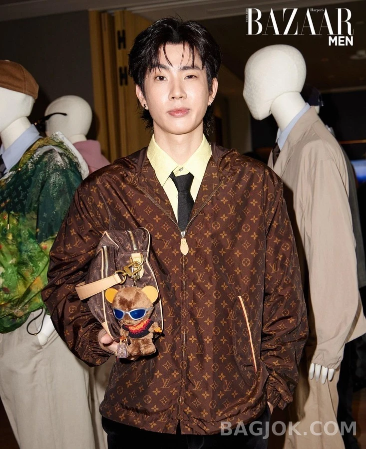 루이비통 루이비통 모노그램 후드 방풍 자켓 상세 이미지