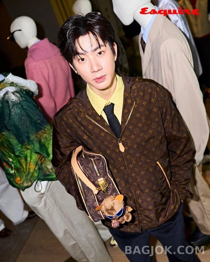 루이비통 루이비통 모노그램 후드 방풍 자켓 상세 이미지