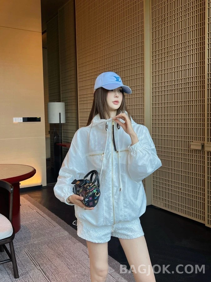 루이비통 루이비통 모노그램 후드 재킷 상세 이미지