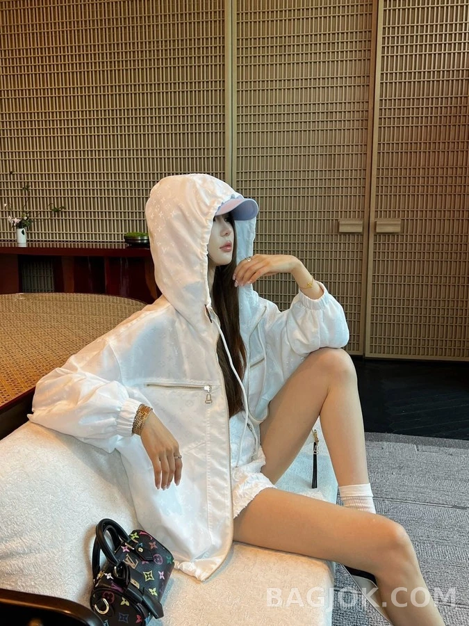 루이비통 루이비통 모노그램 후드 재킷 상세 이미지