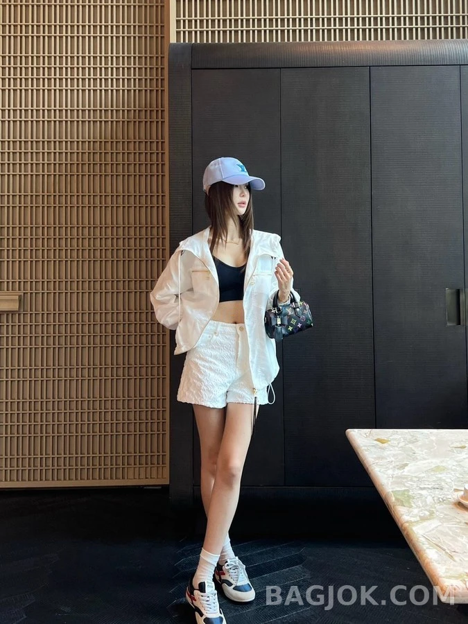 루이비통 루이비통 모노그램 후드 재킷 상세 이미지