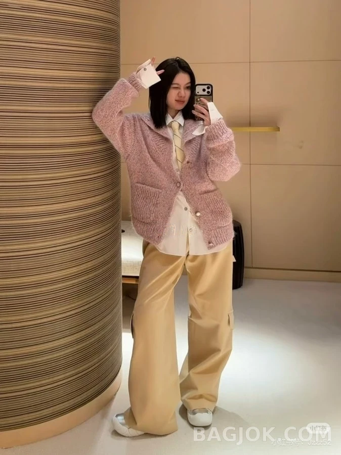 루이비통 루이비통 모헤어 레터링 패치 진주 버튼 자켓 상세 이미지