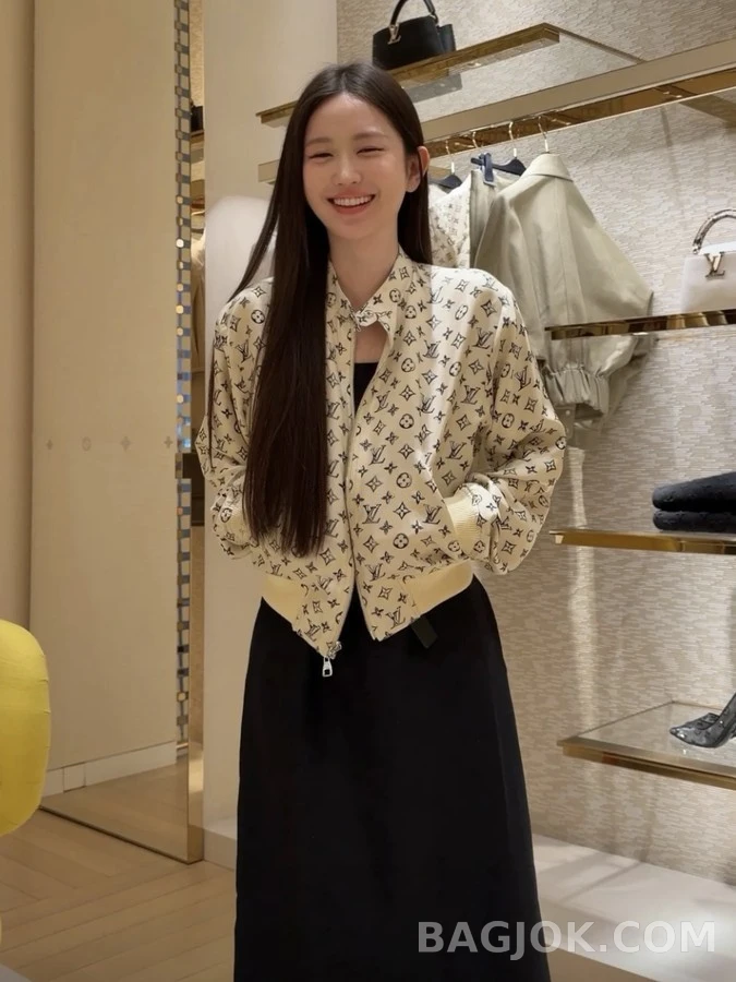 루이비통 루이비통 벨트 프린트 스탠드 칼라 양면 자켓 상세 이미지