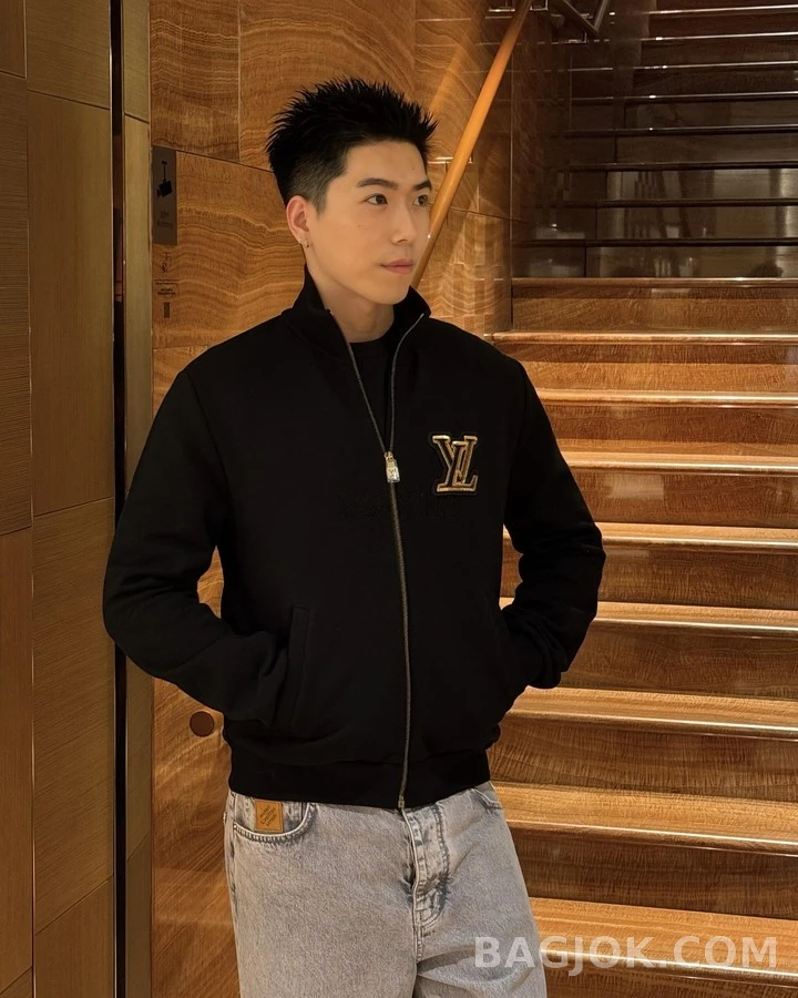 루이비통 루이비통 비즈 로고 집업 자켓 상세 이미지