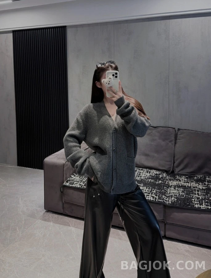 루이비통 루이비통 산양털 혼방 가디건 상세 이미지