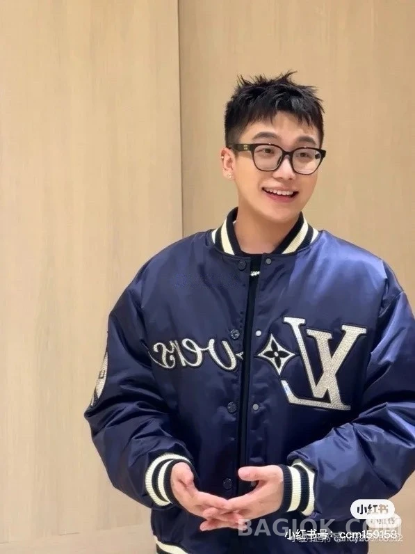 루이비통 루이비통 수정 자수 패딩 점퍼 상세 이미지