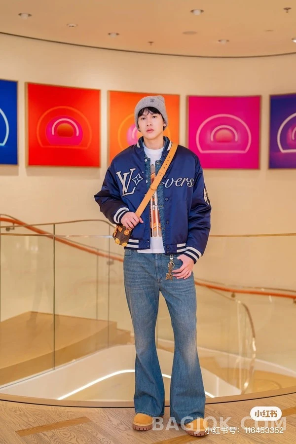 루이비통 루이비통 수정 자수 패딩 점퍼 상세 이미지