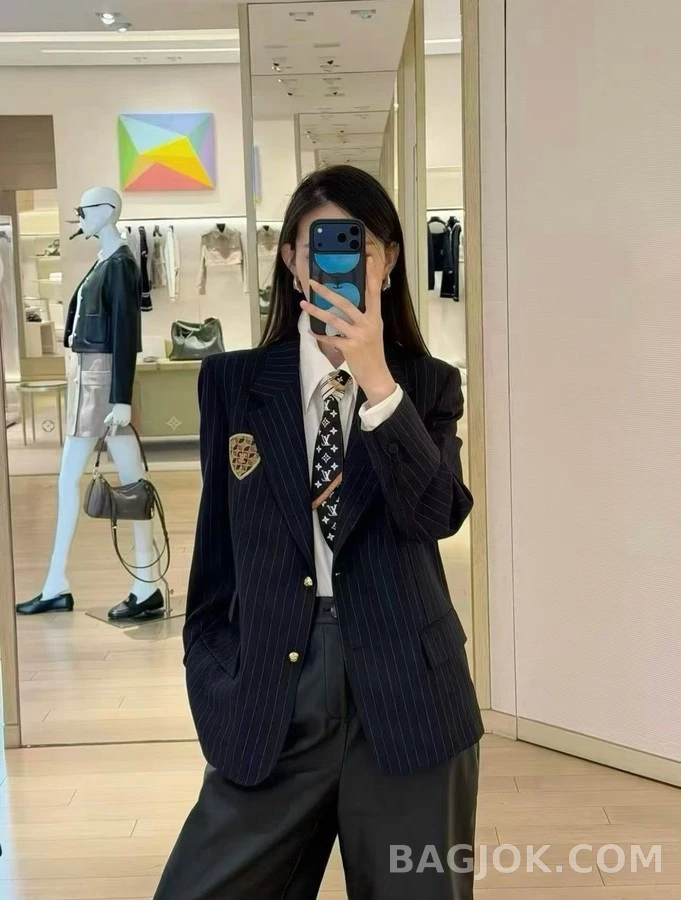 루이비통 루이비통 스트라이프 엠블럼 블레이저 상세 이미지