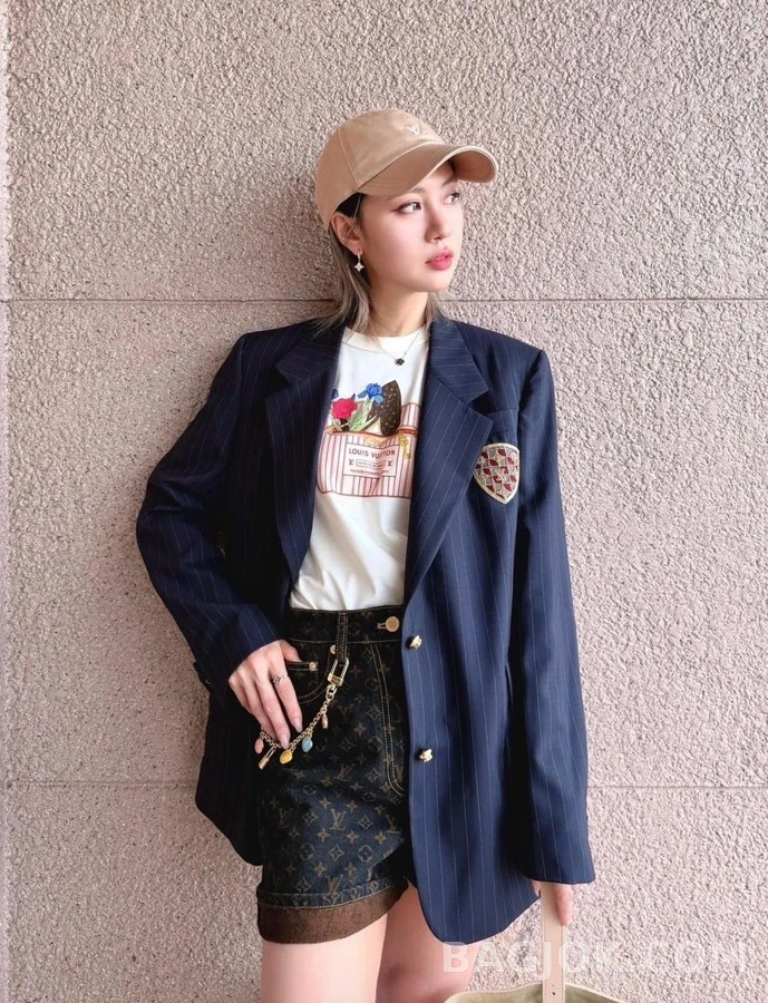 루이비통 루이비통 스트라이프 엠블럼 블레이저 상세 이미지