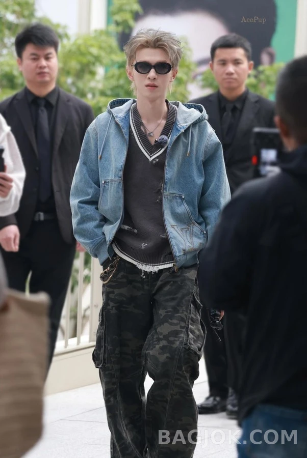 루이비통 루이비통 신상 스티치 로고 후드 데님 재킷 상세 이미지