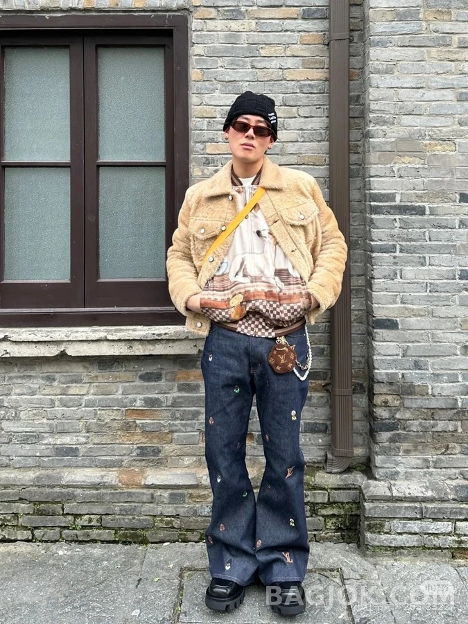 루이비통 루이비통 아바타 자수 데님 플레어 팬츠 상세 이미지