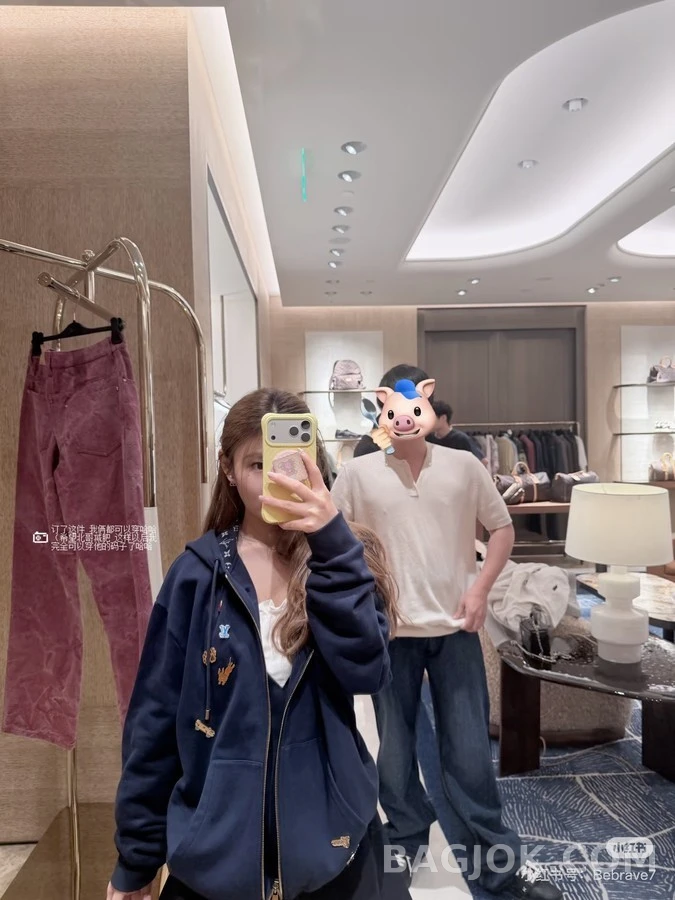 루이비통 루이비통 애니멀 패치 후드 집업 상세 이미지