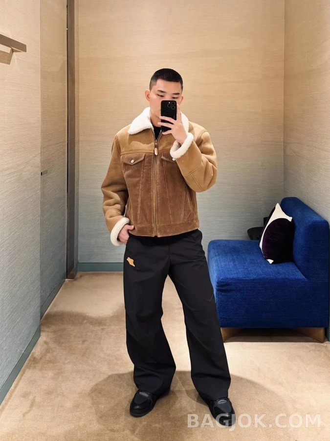 루이비통 루이비통 엠보싱 로고 팬츠 상세 이미지