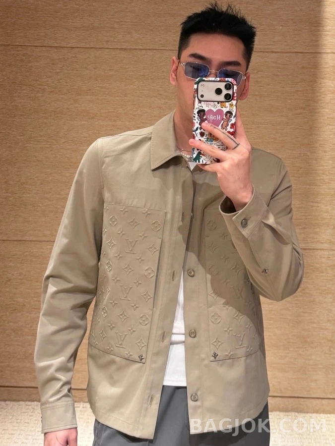 루이비통 루이비통 엠보싱 모노그램 자켓 상세 이미지