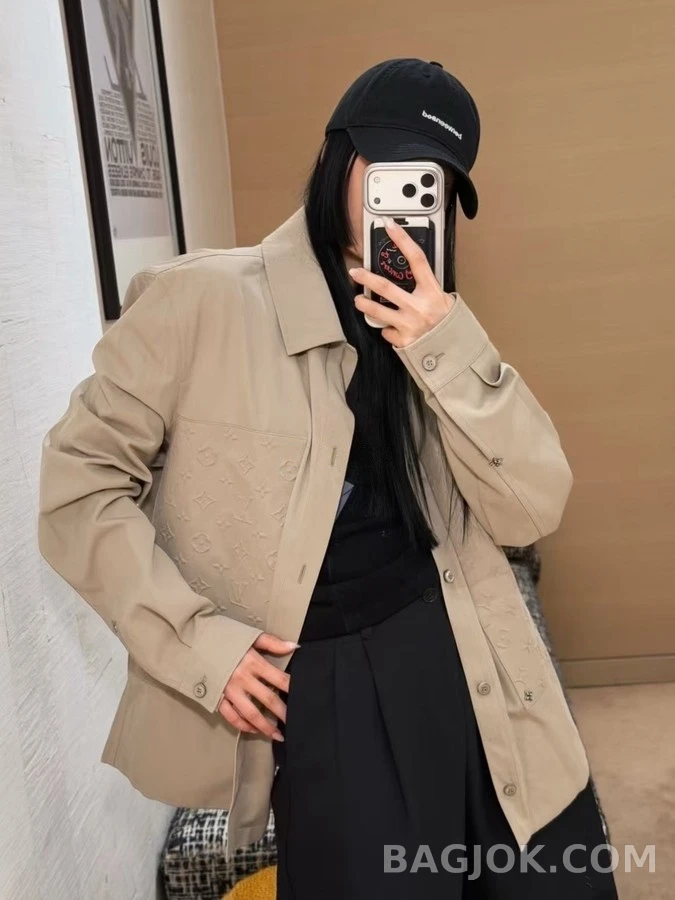 루이비통 루이비통 엠보싱 모노그램 자켓 상세 이미지