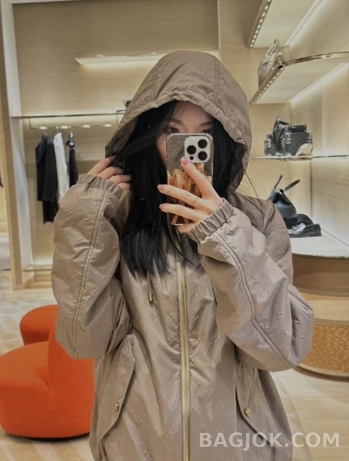 루이비통 루이비통 연결 패턴 후드 패딩 상세 이미지