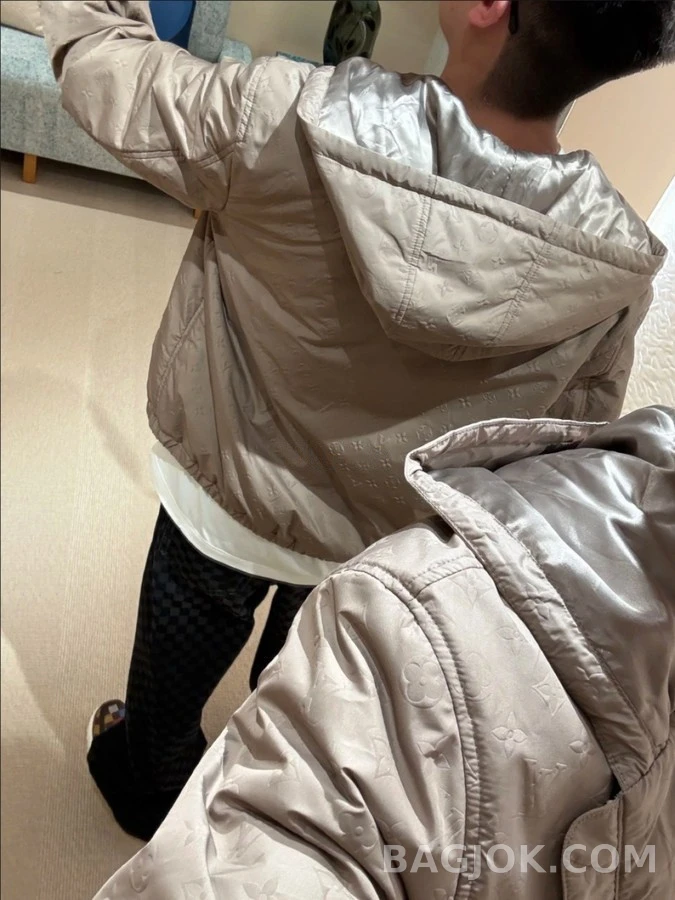 루이비통 루이비통 연결 패턴 후드 패딩 상세 이미지