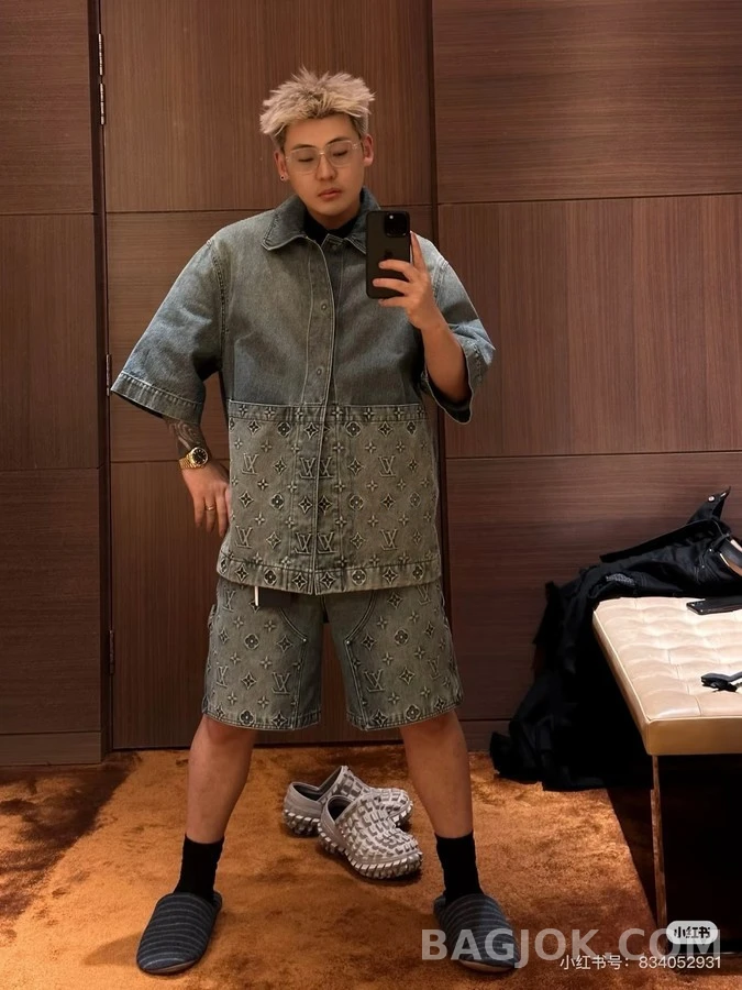 루이비통 루이비통 워싱 데님 모노그램 반팔 티셔츠 상세 이미지